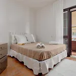 Διαμέρισμα Carmen House *
