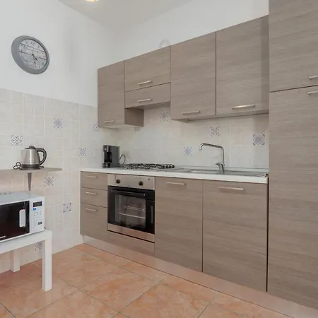 Carmen House Apartment