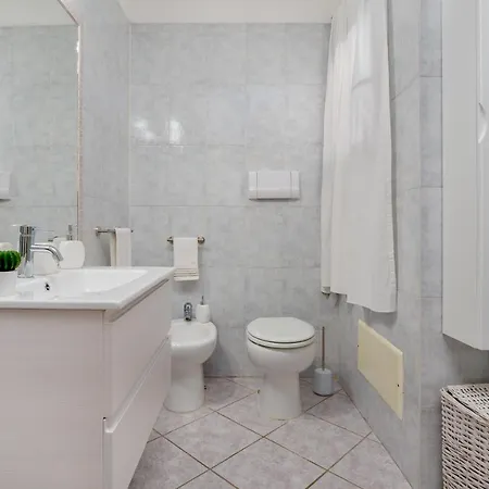 Carmen House Apartment