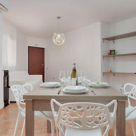 Carmen House Apartment