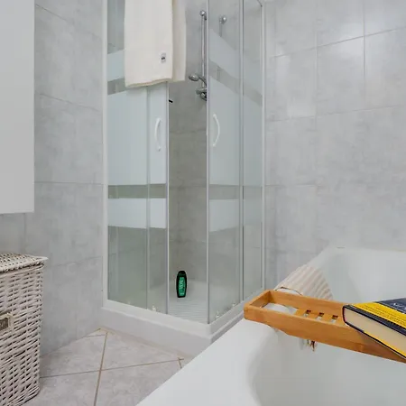 Carmen House Apartment